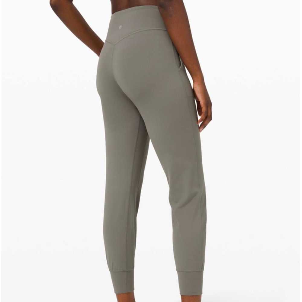 Align Jogger Crop size 4